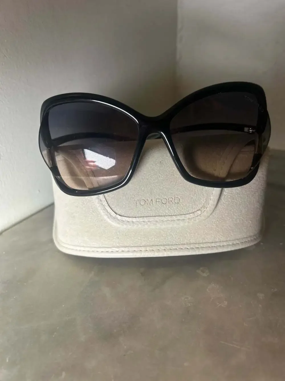 Tom Ford Astrid-02 TF 579 01B Black Sunglasses